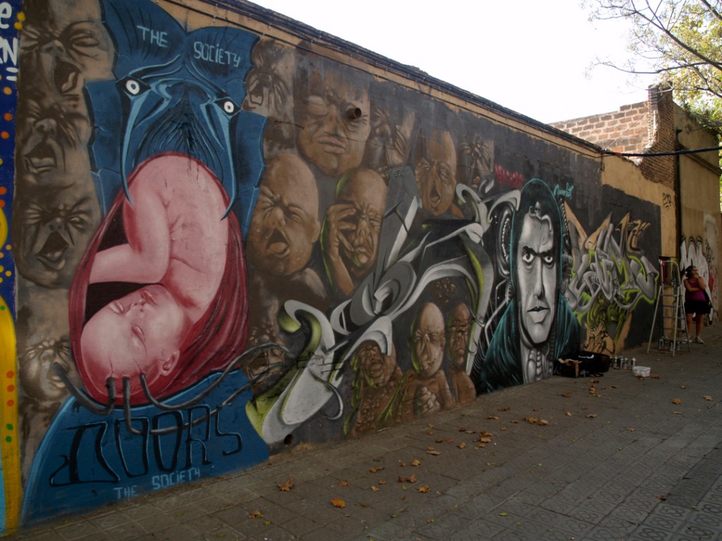 Arte urbano H.R. Giger ✙ Memoriam digerible