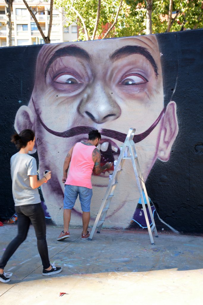 Niño de Cobre arte urbano en Barcelona