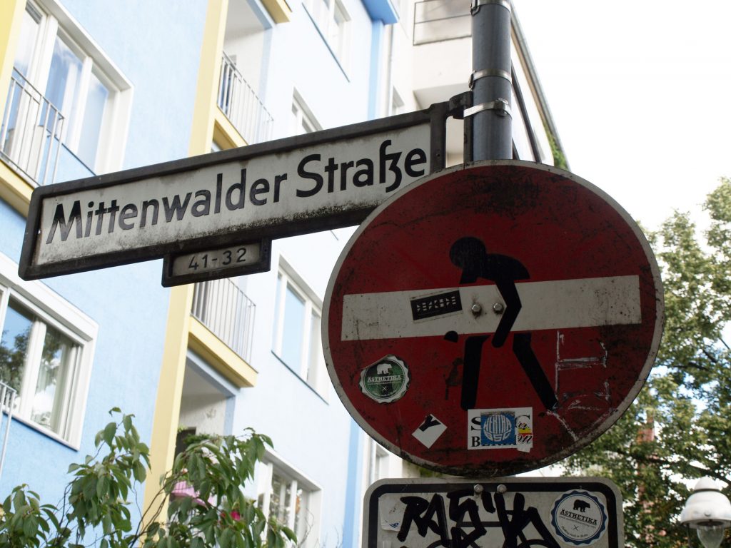 Arte urbano de Clet en Berlín