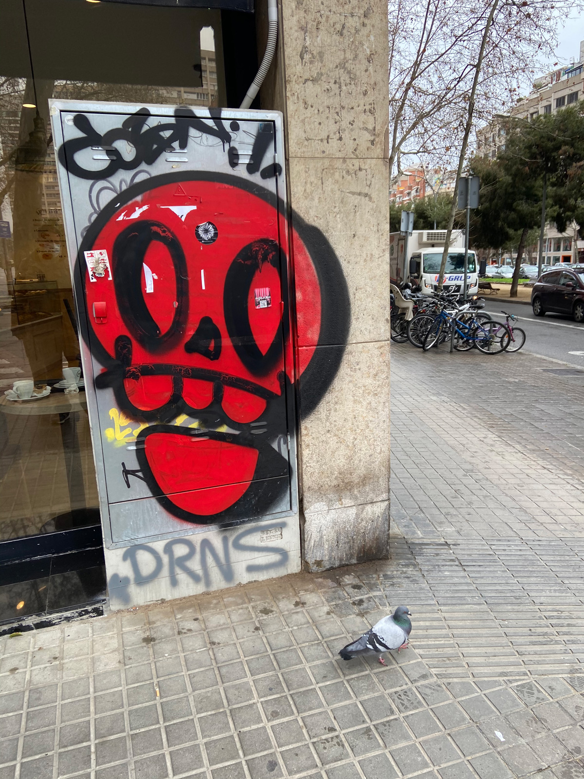 Wake up your dreams calavera graffiti barcelona