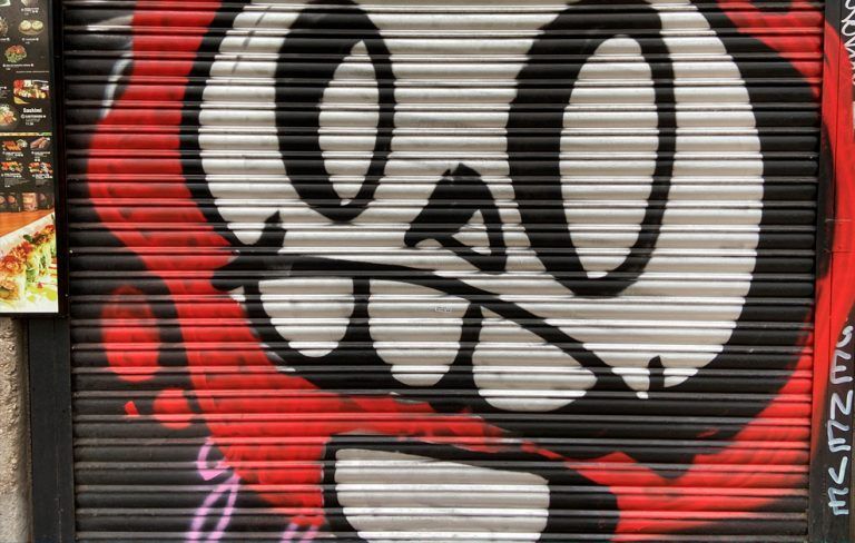 Wake up your dreams calavera graffiti barcelona
