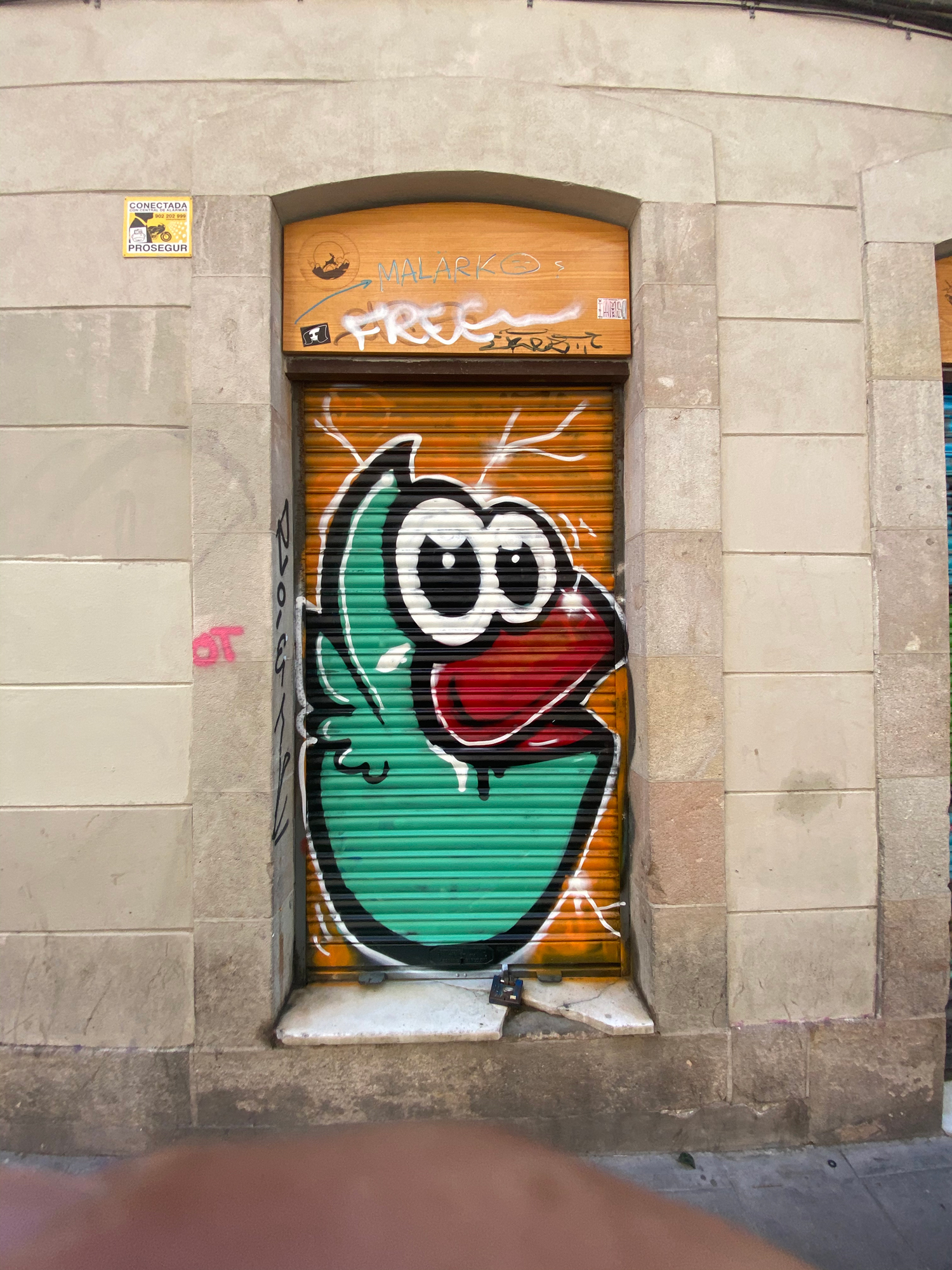 Arte urbano de Freebirds en Barcelona