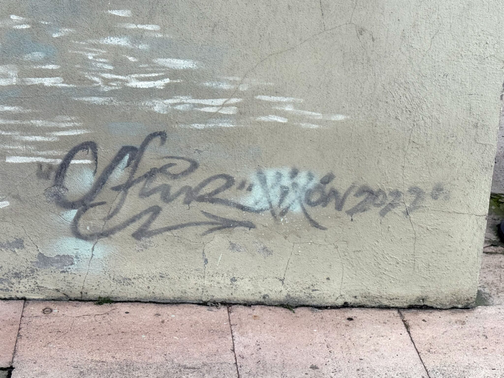 Arte urbano contemporáneo de Sfhir en Gijón