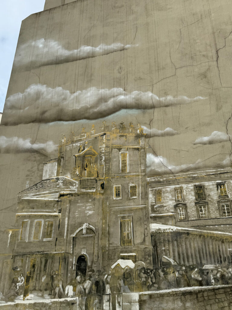 Intervención mural de Sfhir junto a San Lorenzo