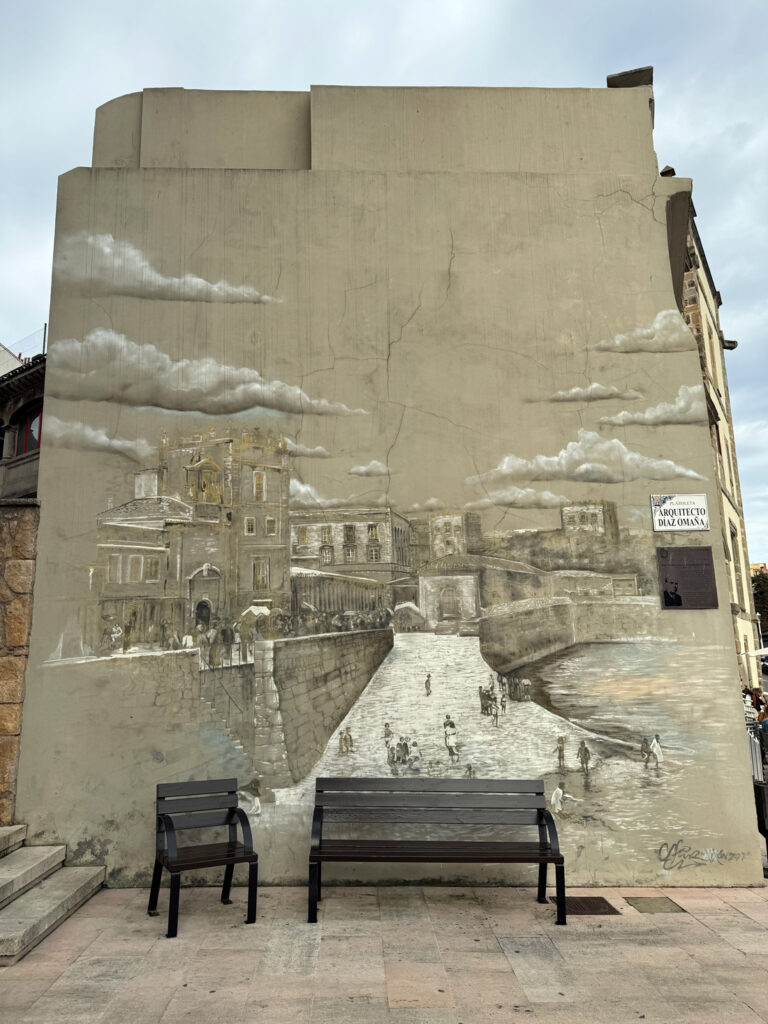 Mural de Sfhir en la Plazoleta Arquitecto Díaz Omaña