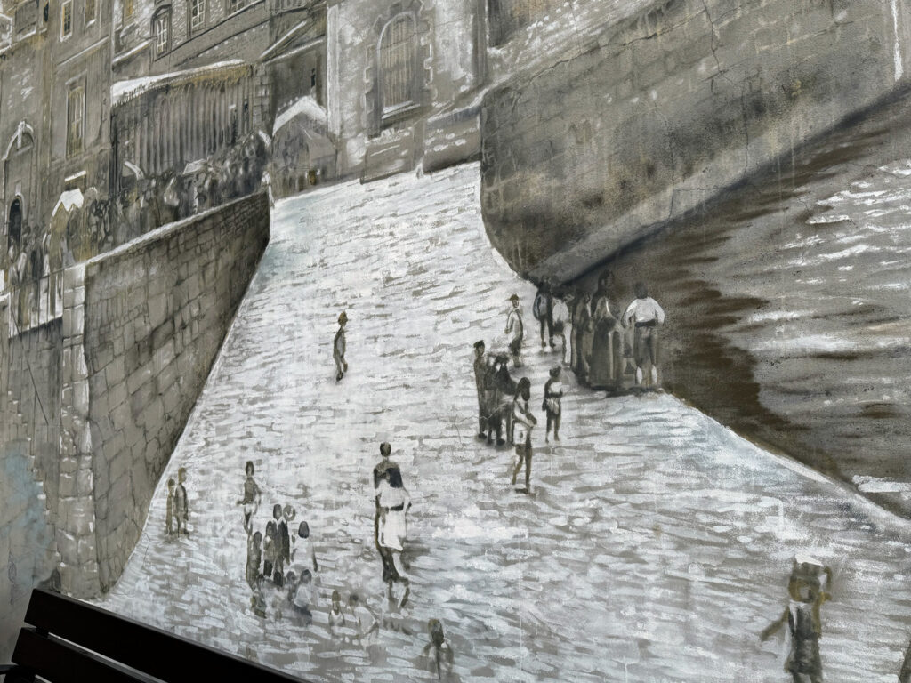 Intervención mural de Sfhir junto a San Lorenzo
