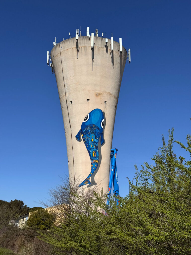 oups chateau eau villeneuve les maguelone francia arte urbano digerible