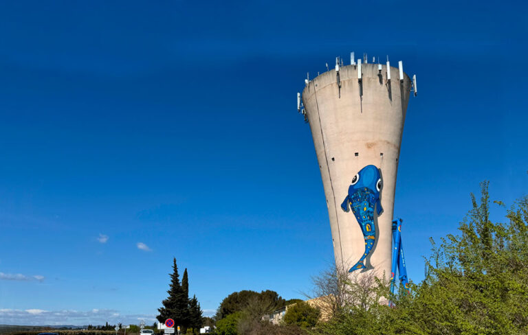 oups mural monumental chateau eau arte urbano digerible