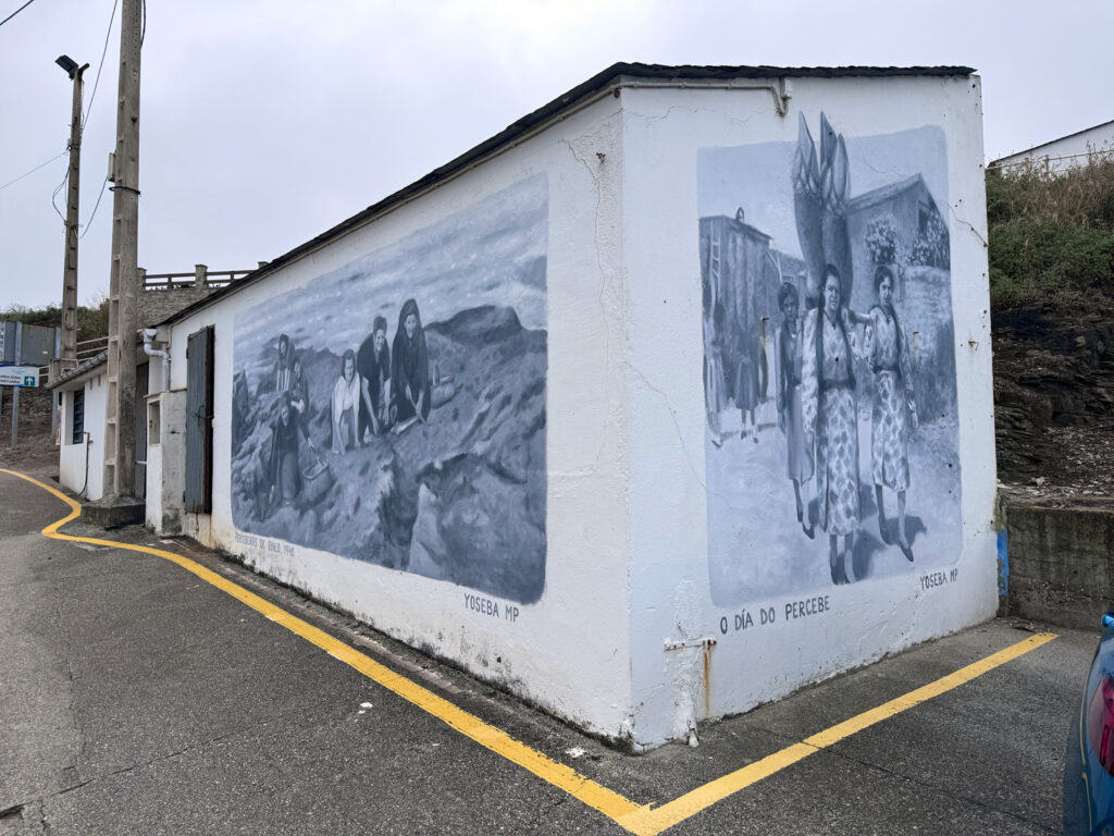 Yoseba Mural percebeiras Rinlo Ribadeo Galicia