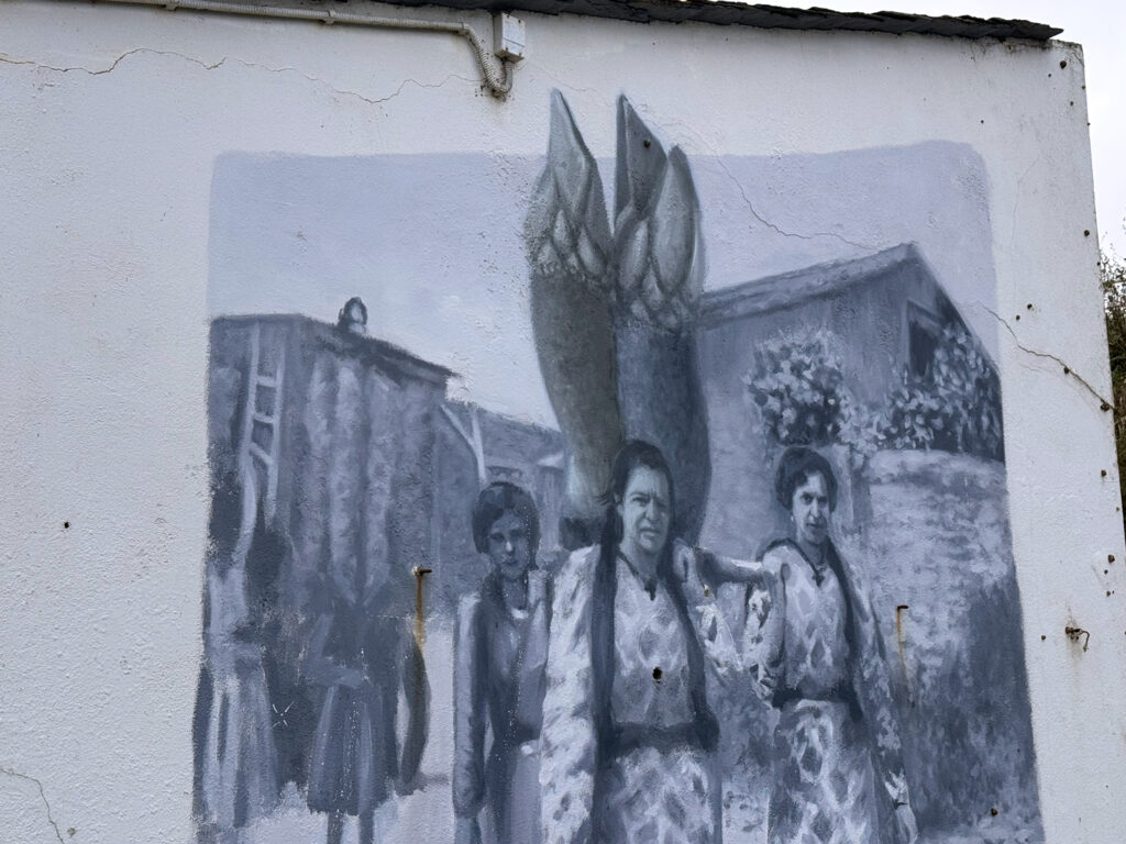 Yoseba MP mural percebeiras Rinlo Galicia