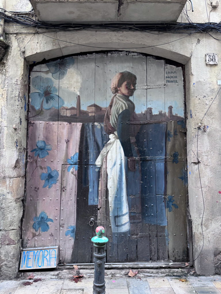 Lara Hoch Painter arte urbano en Barcelona