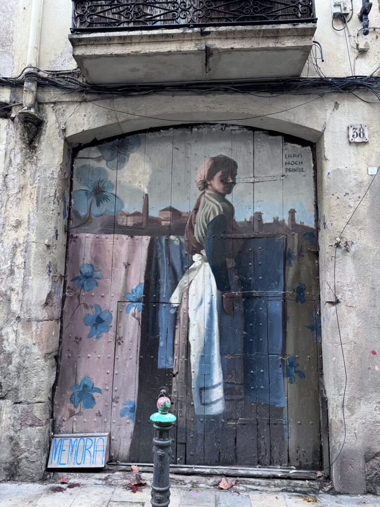 Lara Hoch Painter arte urbano en Barcelona
